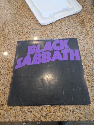 1st US pressing 1971 Black Sabbath-Master of Reality - Green BS 2562 -misprint