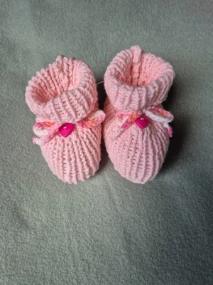 Gestrickte Babyschuhe In rosa,0 - 3 Monate , Handarbeit NEU - Bild 1 von 3