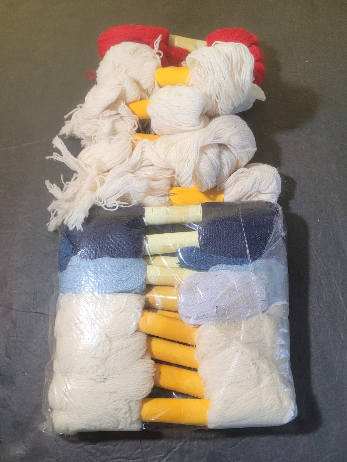 VTG Wool Needlepoint Tapestry Crewel Yarn beige black red bl