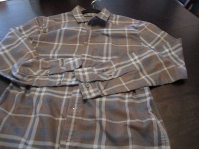 UNDER ARMOUR PLAID BUTTON UP SHIRT IN BROWNS/GRAY LONG SLEEVES IN SZ SM