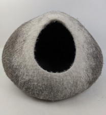 Dharma Dog Karma Cat 100 Wool Round Cat Cave Gray
