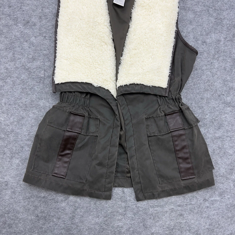Cripple Creek Vest Womens Medium Gray Green Ranchwear Sherpa Faux Fur Western - Image 3 of 4
