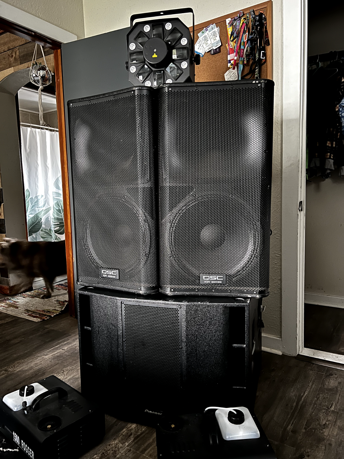 2 QSC KW152 15 inch 1000W Class D Speaker | eBay