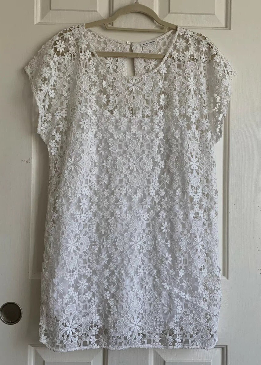 club monaco embroidered dress The Embroidered Eyelet Maxi Dress is the ultimate wardrobe essential featuring embroidered eyelets and a scalloped hem. Creating an ultra-flattering and ultra-feminine look