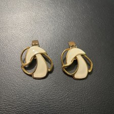 Vintage Shoe Clips, Creamy White Enamel and Gold tone