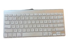 Apple A1314 Wireless Keyboard - White Tested Working