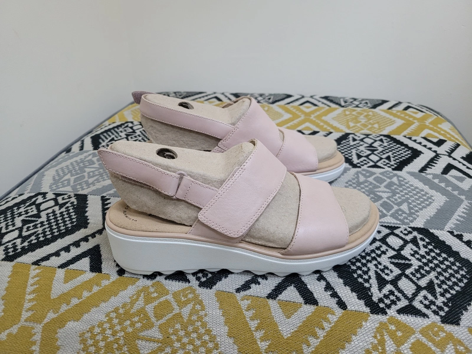 Sandali con zeppa Clarks Ultimate Comfort Touch con chiusura posteriore taglia 5 EU 38 usati in ottime condizioni