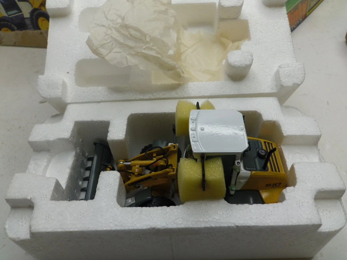 Vögele VISION 5200-2 Tracked Paver 1:50 NZG | 742 | 1