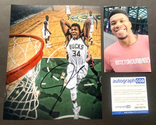 GIANNIS ANTETOKOUNMPO  In-person signed Foto 20x25 Autogramm autograph #SB73573