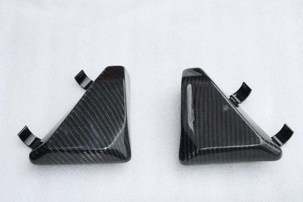 Cache sous réservoir carbone brillant pour KTM Superduke 1290 2014-2019