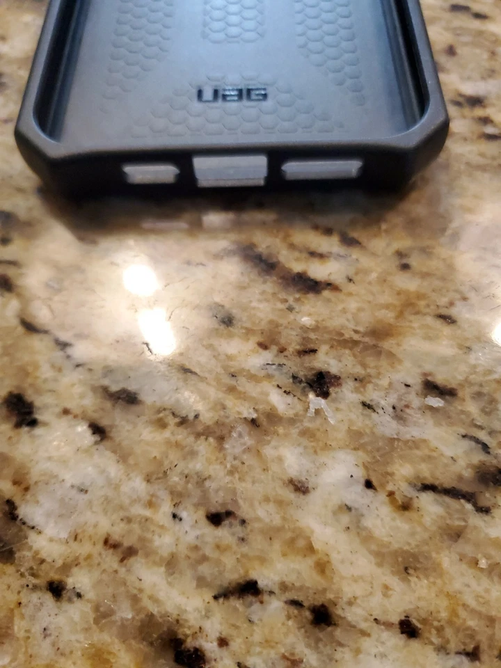 Urban Armor Gear (UAG) iPhone 12 Mini Pro Max Case Monarch Bumper Rugged Cover - Imagem 4 de 4