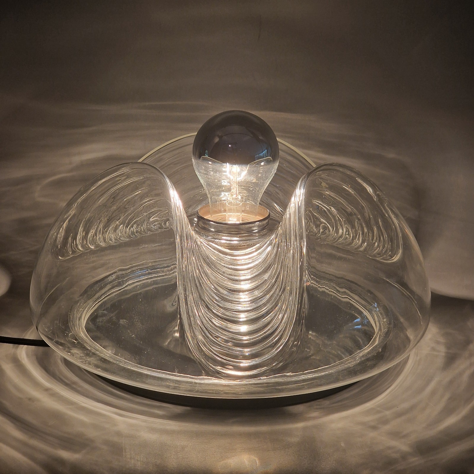Foto 2 van Vintage Ceiling Lamp, Peill & Putzler “Wave” / “Futura”, Ø 32 cm, space age