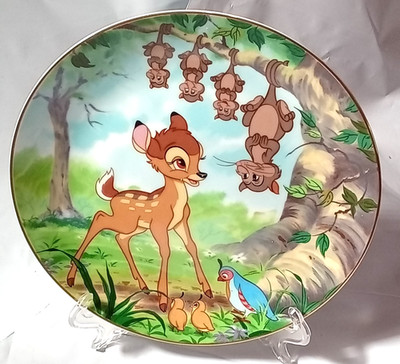 DISNEY BAMBI COLLECTOR  PLATE ---BAMBI'S WOODLAND FRIENDS