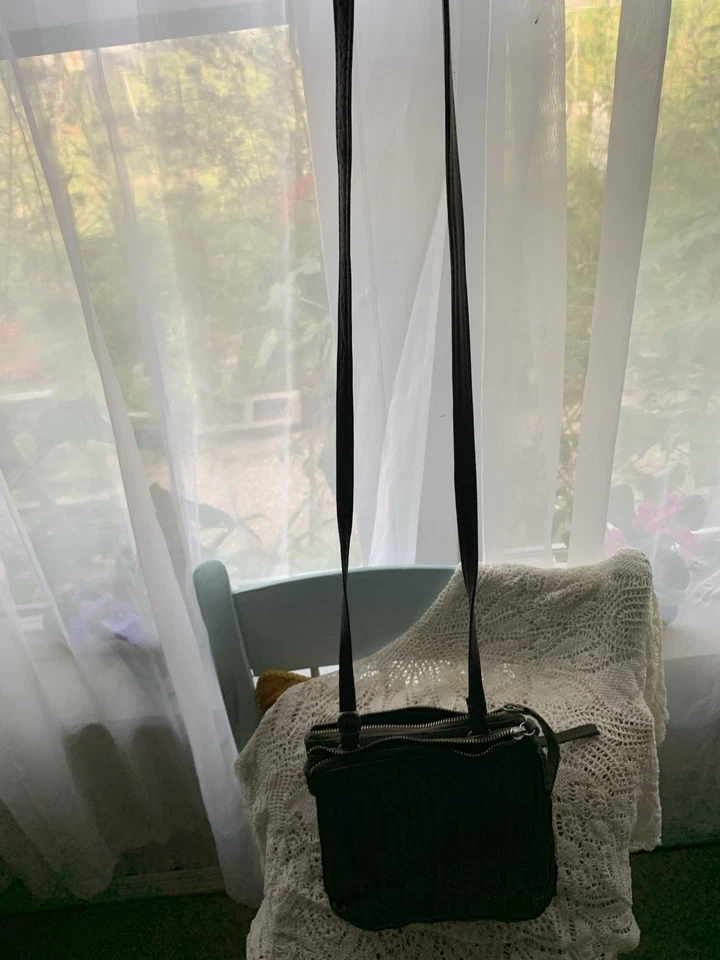 Cartera Day & Mood™ Brenna con mango superior cuero marrón chocolate bandolera $228+ Foto 4 de 4