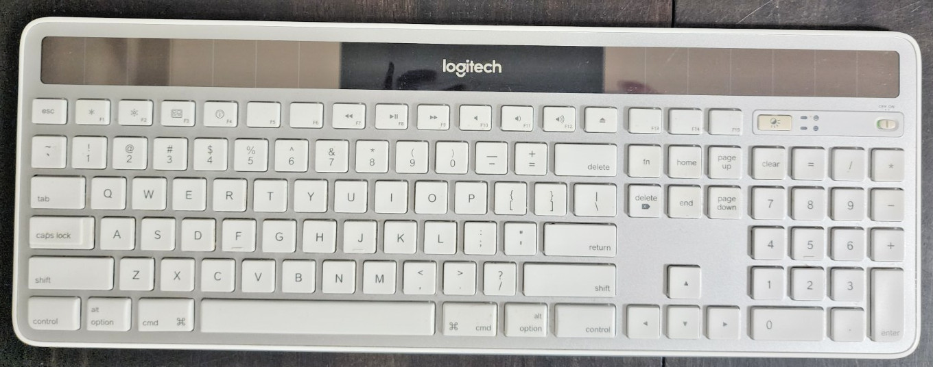 Logitech K750 Mac White/Black Wireless Solar Keyboard for Ma