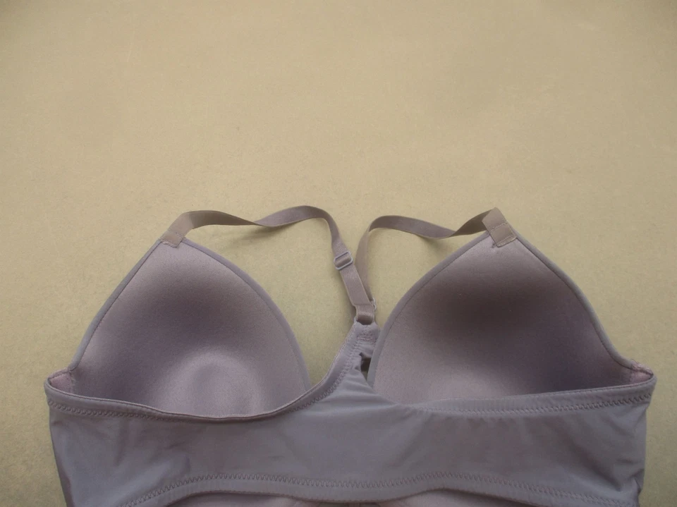 Sujetador Demi 36D Gilligan&O'malley para mujer gris forrado con aros cierre frontal 10j Foto 4 de 4