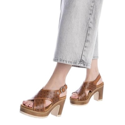 Refresh Damen Sandale Camel perforiert mit 100 mm hohem Absatz
