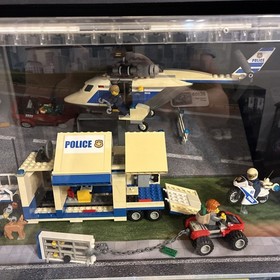 Lego Store Display Case 60138 High Speed Chase, 60139 Mobile Command Lights Rare