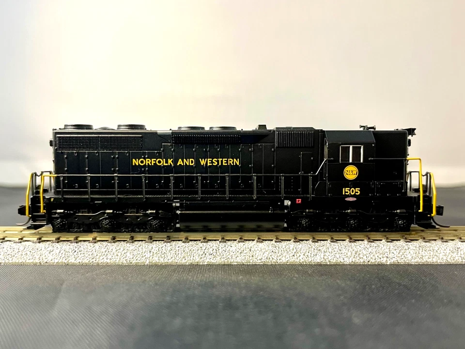 Atlas N-Scale  Norfolk & Western  SD-35 #1505  MPN 49404  DCC ready - Image 3 of 4