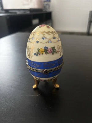 Vintage Egg Ornament Floral Design Opens and Closes Good Condition - Image 1 of 3