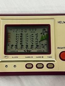 1981 Nintendo Game&Watch HELMET NICE CONDITION WITH NICE BOX WORKS GREAT