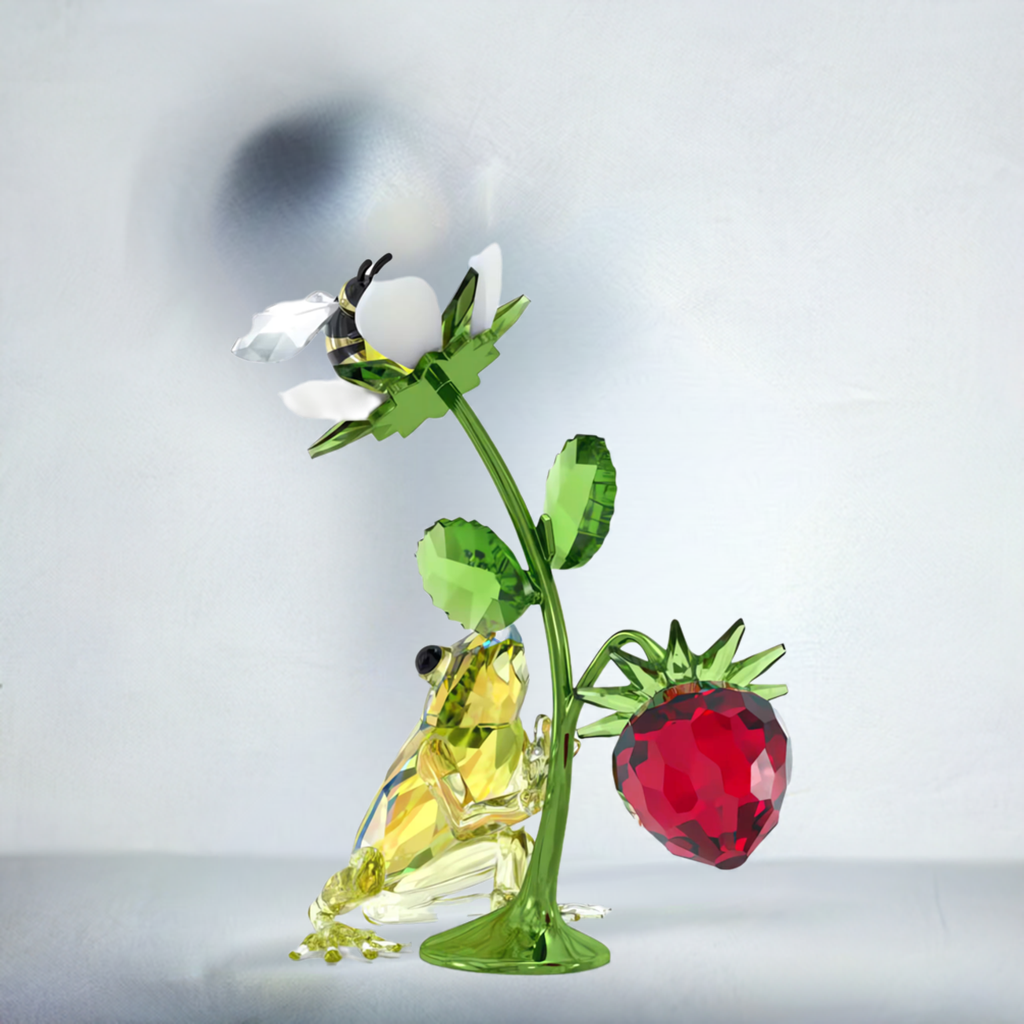 Swarovski 5667599 Idyllia Frog Bee and Strawberry figurine new in