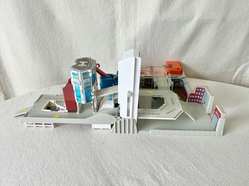 Lotto Playset Micro Macchine Galoob vintage anni 80-90 con auto e accessori - Foto 11 di 24
