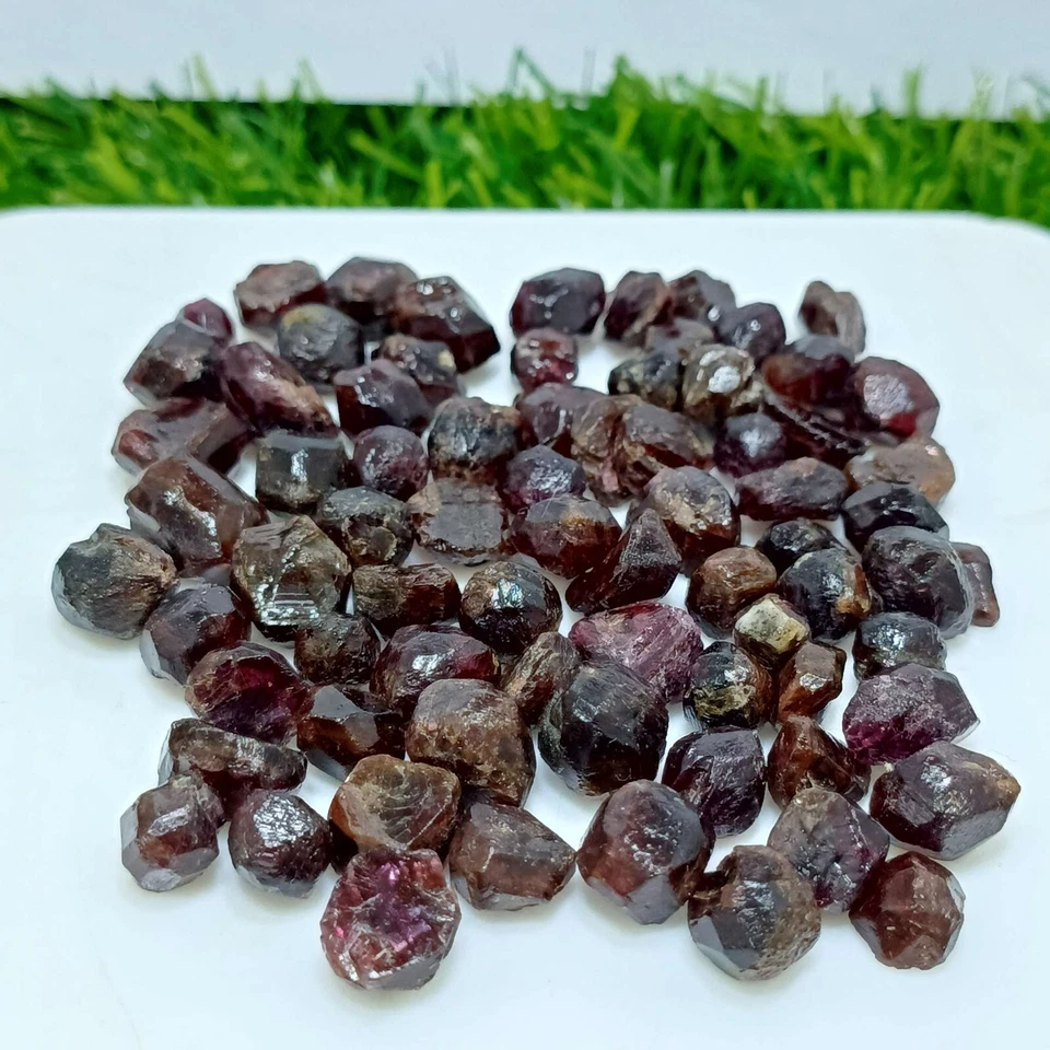 4500 Carats Red Color Natural Pyrope Garnet Lot With Average Weight 3.5 Carats - Image 3 of 4