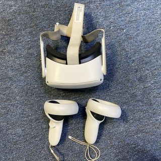 Oculus Quest 2 64GB with Controllers (No cables)