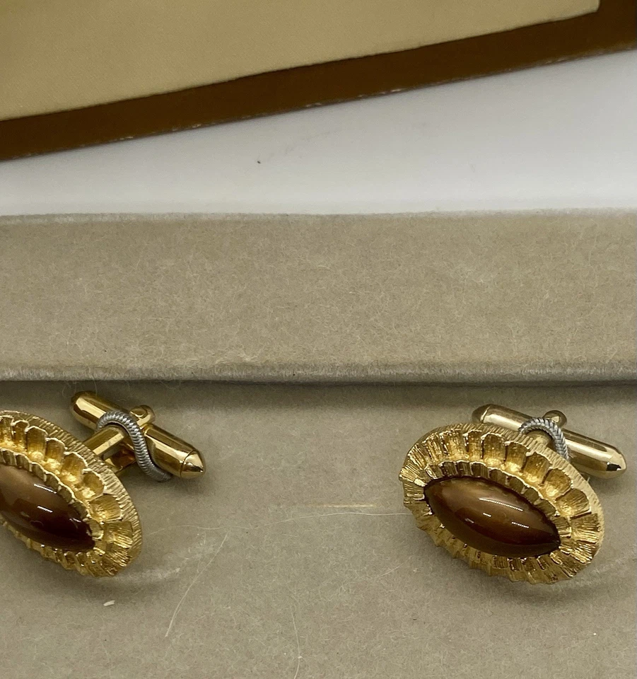 Vintage Neiman Marcus Cuff Links Brown Lucite Fluted Border Yellow Gold Toned - Image 3 of 4