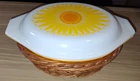 Vintage PYREX Daisy/Sunflower 1 - 1/2 Qt Ovenware Casserole Lid & Basket 043/943