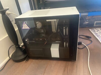 Gaming PC Graphics Card: AMD Radeon 6650XT CPU: i9-10900KF water cooled 