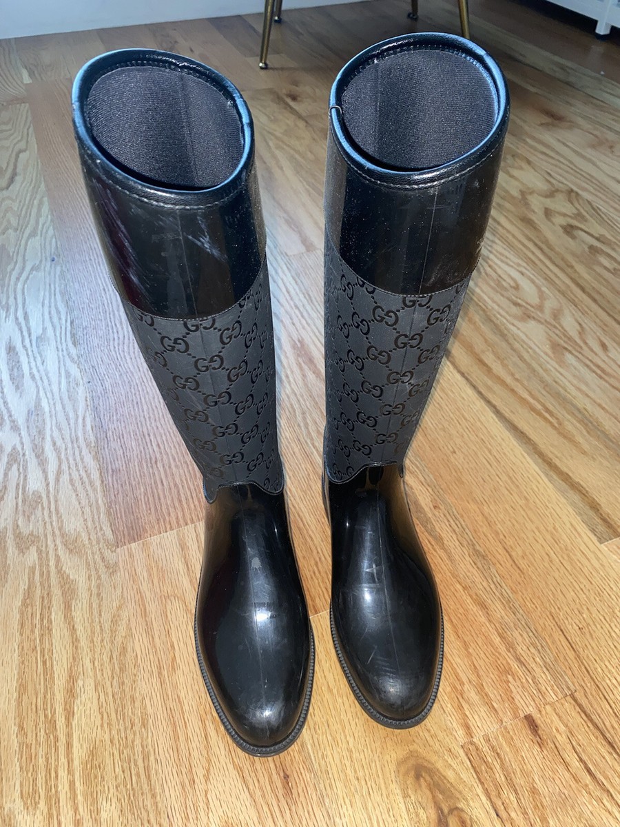 gucci Black Patten Leather Rain Snow Boots Still In Good  display picture 3