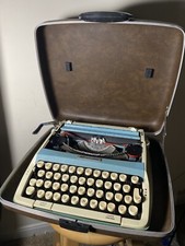 Vintage Smith Corona Typewriter in Case thumbnail