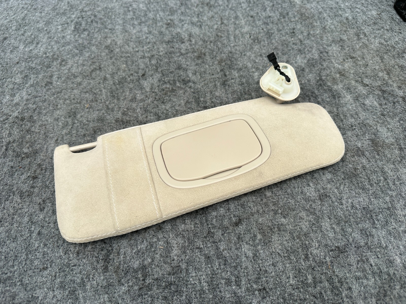 RIGHT SIDE ALCANTARA SUEDE SUN VISOR TAN 67K 13-20 MASERATI QUATTROPORTE GTS