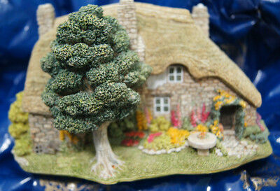 Lilliput Lane: Old Mother Hubbard's 