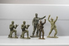 MPC MARX GREEN ARMY MEN ADVENTURE FIGURINES VINTAGE 1960s 5PCS MIXED LOT FIGHTER