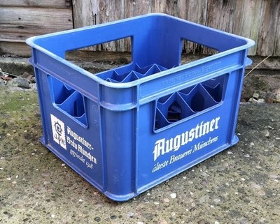Starke deutsche Bierflaschenkiste Augustiner aus Kunststoff