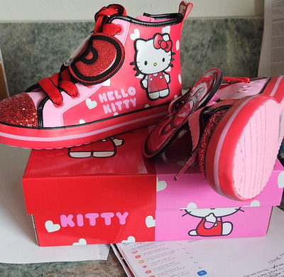 NIB:RARE! Hello Kitty Girls' High Top Glitter Bow Sneakers Pink Red Hearts  sz 5