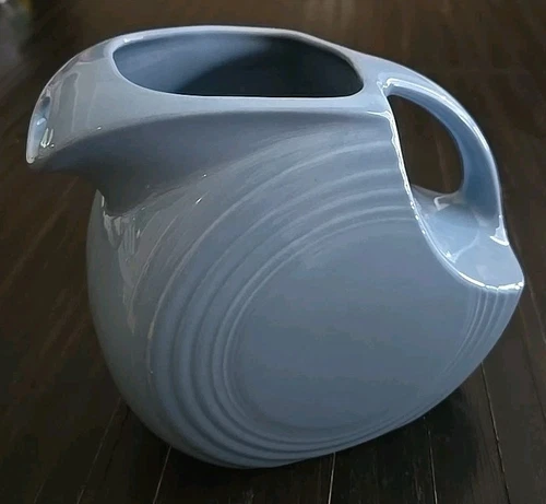 Fiestaware Large Disc Pitcher Periwinkle Light Blue 67 oz Homer Laughlin USA EUC