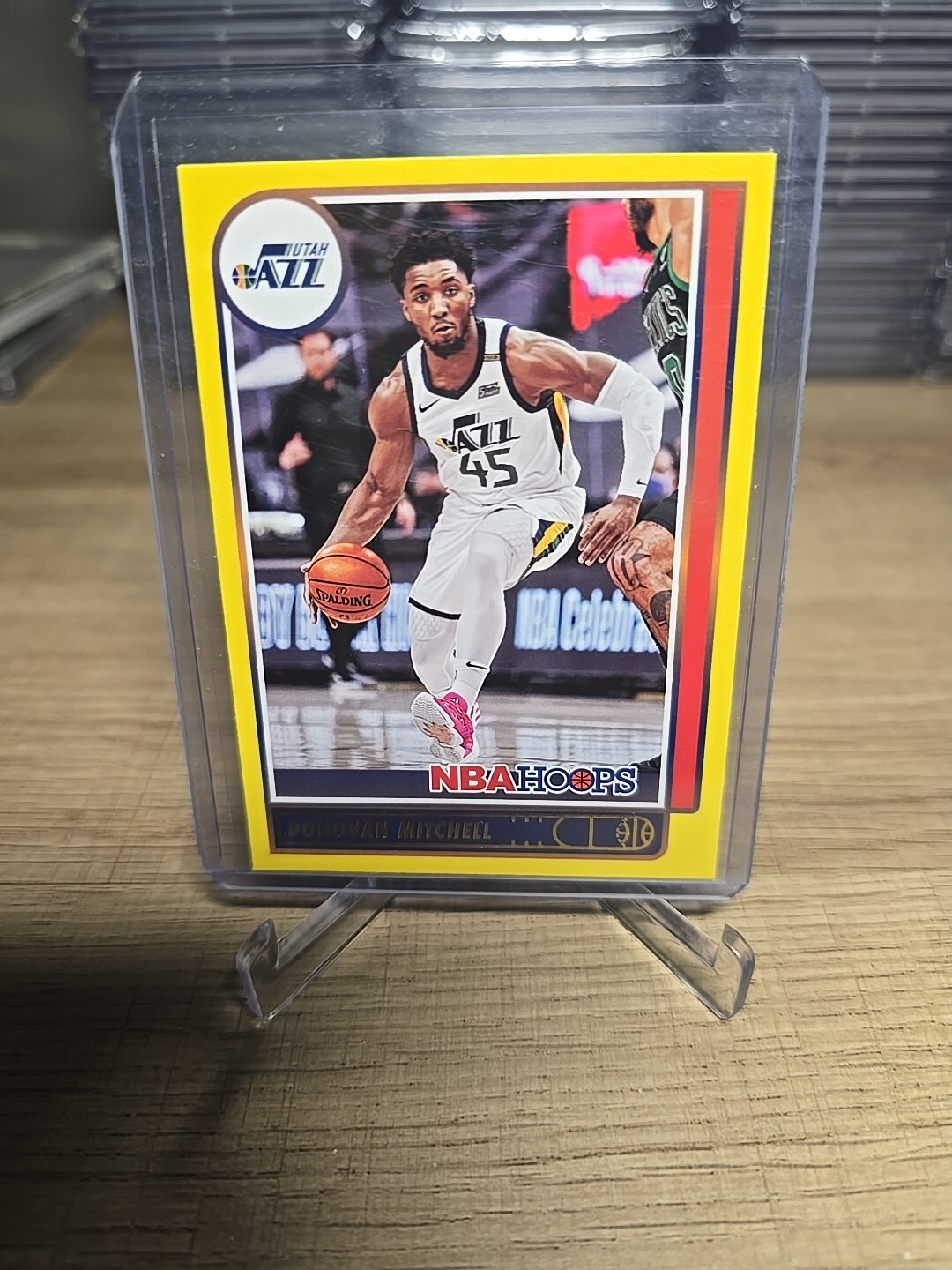 2021-22 Panini NBA Hoops - Yellow #139 Donovan Mitchell