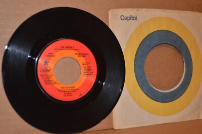 THE HI-LADS: THE MODIFY & LIVE A LITTLE; 1969 CAPITOL 2470 VG++ PROMO SOUL 45