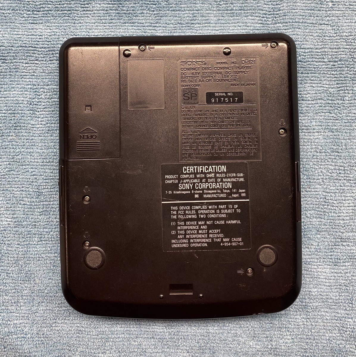 Sony Discman D-121 Portable CD Player and 4.5 V AC Adapter - FOR