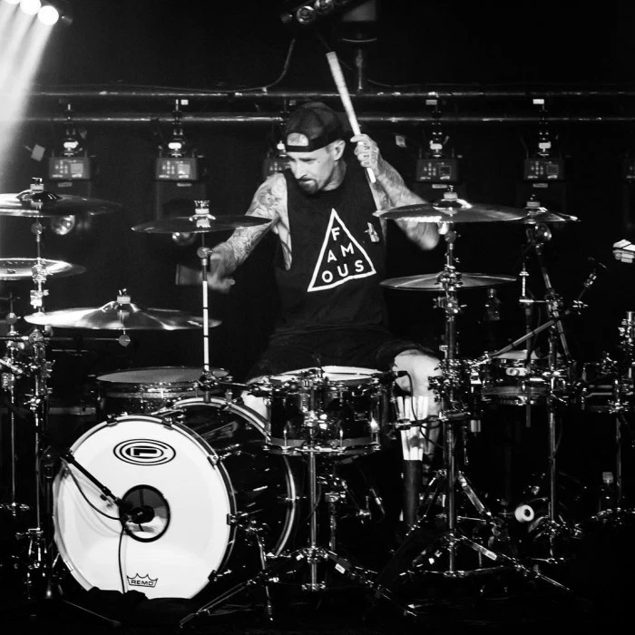 Nwt Famous Stars & Straps Black Mass Camiseta Blanco/Rojo Medium-Xlarge Limited - Imagen 2 de 2