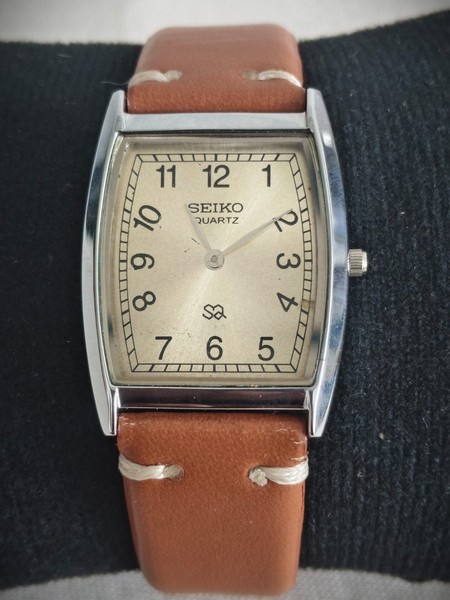 Clásico Vintage Seiko Slim Reloj de Pulsera para Hombre - Correa de Cuero - Esfera Dorada 5