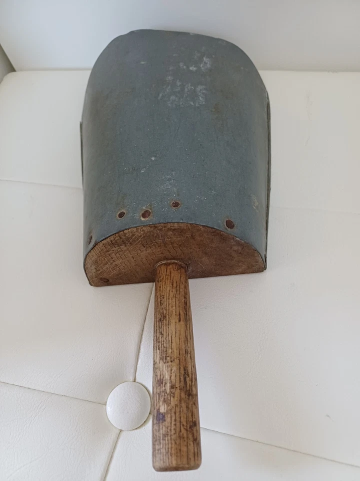Pelle à grains bois métal art populaire ancien  - Photo 2/3