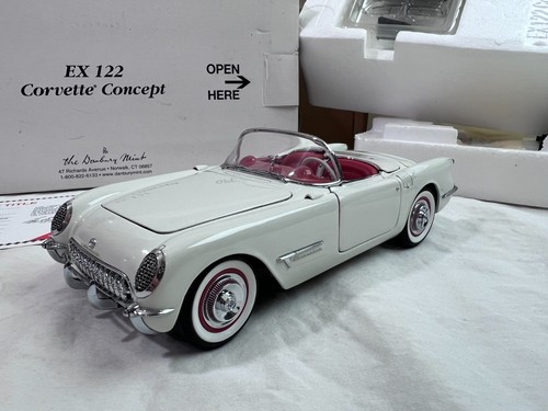 1/24 SCALE MODEL DANBURY MINT EX 122 Chevrolet Corvette Concept White Polo White