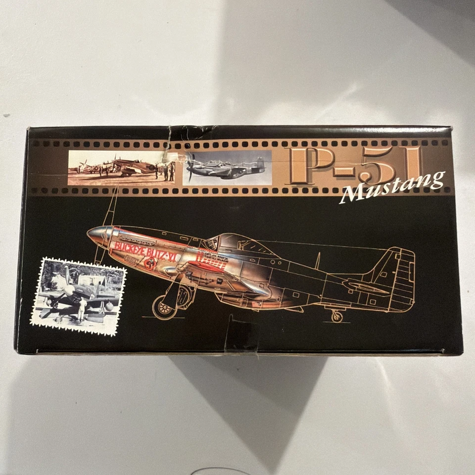 Avión Mustang Motor Max Diecast Metal y Plástico P-51 Escala 1:48 Foto 3 de 4