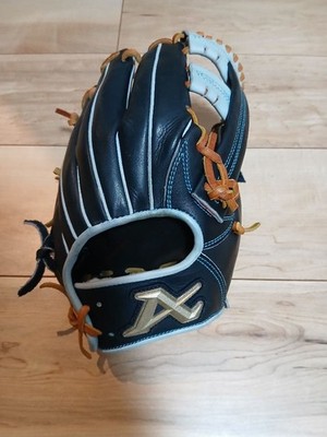 Good condition ATOMS baseball softball glove type 102