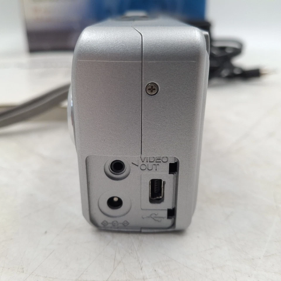 Konica Revio KD-100 Digital Camera 1.3MP Low Resolution Retro Takes AA Batteries - Image 3 of 4